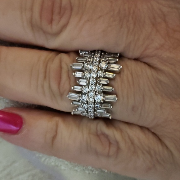 Size 6, Cubic Zirconia Ring, Icicle Design, 925 Silver, Unique Piece, NWT - Picture 2 of 4
